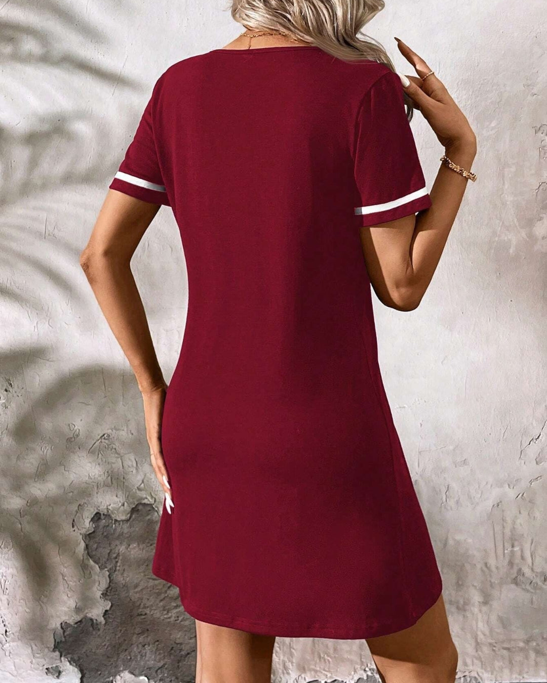Damenkleid Schwarzes V-Ausschnitt Lässiges Kurzarmkleid