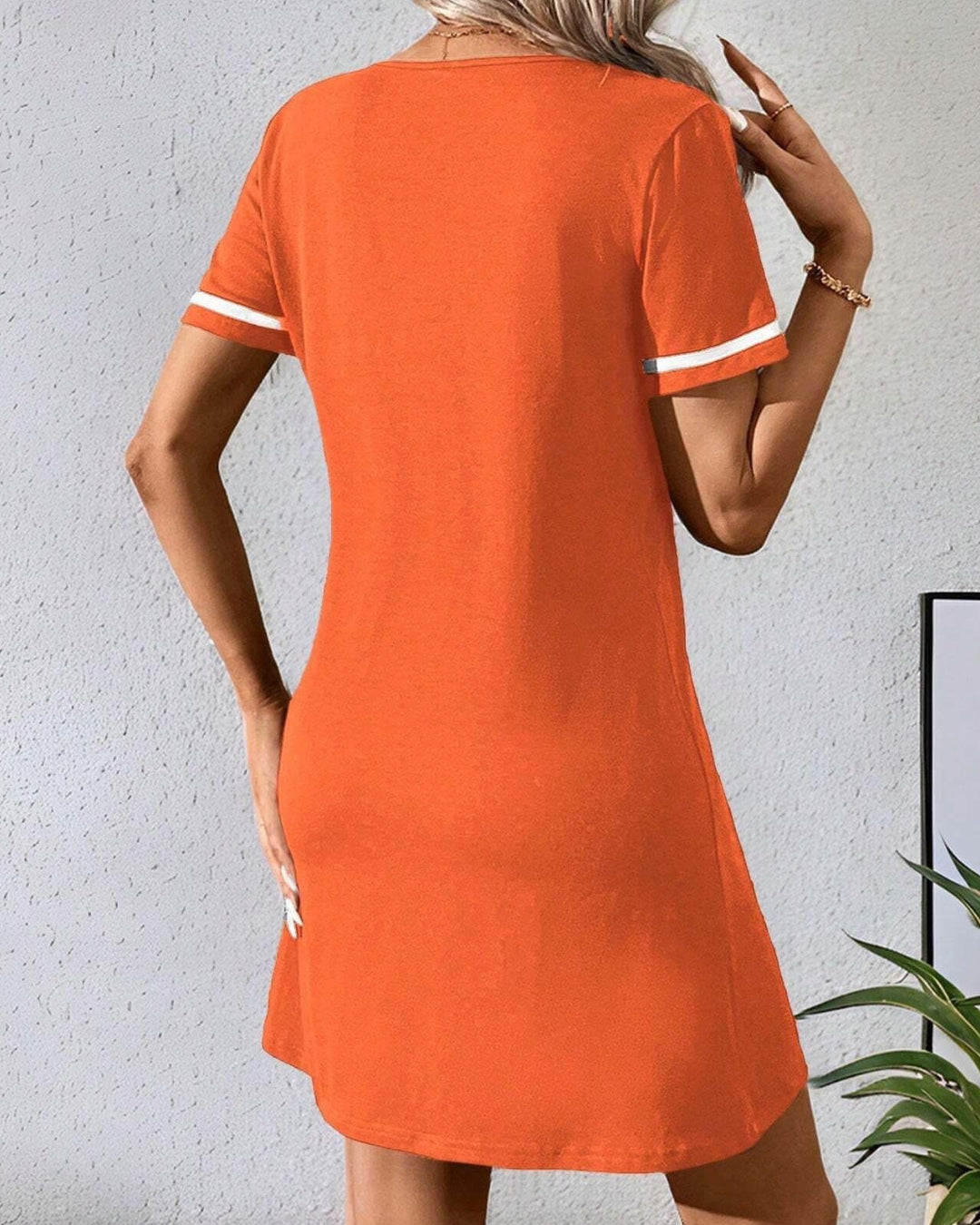 Damenkleid Schwarzes V-Ausschnitt Lässiges Kurzarmkleid
